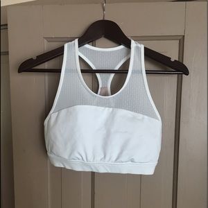 White Lululemon Sports Bra-Size 10 EUC